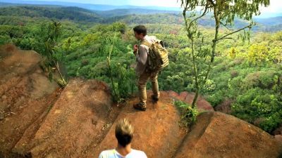 Danny, there's someone
down there! - Hawaii Five-0