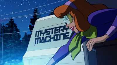 Daph, hurry. The Jackal
Lanterns are coming in fast. - Happy Halloween, Scooby-Doo!