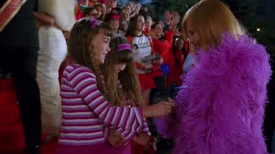 Daphne Daphne DaphneHi We love you We have you tattooed on our chests LookThat's very sweet - Scooby Doo 2: Monsters Unleashed