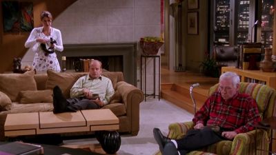 Daphne, would you get that? - Frasier