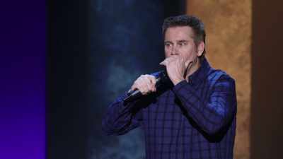 Dar, vă rog, atunci când copilul dv.
sau ruda dv. e chemată, - Brian Regan: Nunchucks and Flamethrowers
