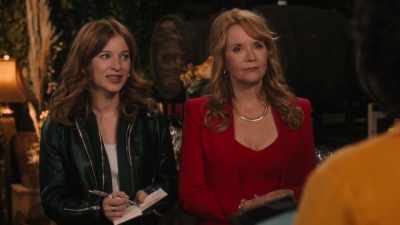 Darby and her mom are private investigators, - The Spencer Sisters