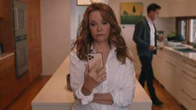 DARBY: [voicemail] Hey,
you've reached Darby Spencer - The Spencer Sisters