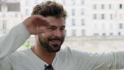 -[Darin] Next-level.
-[all laughing] - Down to Earth with Zac Efron