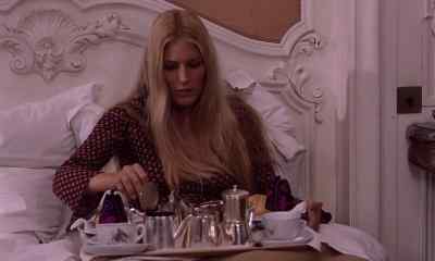 Darling, your tea's getting cold! - Daughters of Darkness