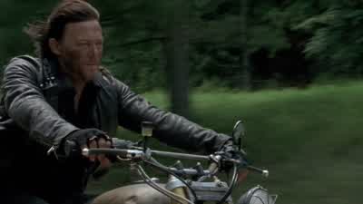 Daryl? I'm here. - The Walking Dead