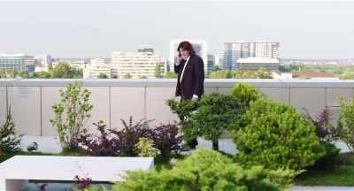 Dascalu trusts Illiescu
and sees no need to act. - Toni Erdmann