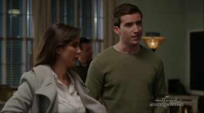 Dat is al geregeld, moeder.
-Dag, Aida. - Aurora Teagarden Mysteries: A Game of Cat and Mouse