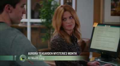 Dat klopt inderdaad.
Onze rustige bieb is een circus geworden. - Aurora Teagarden Mysteries: A Game of Cat and Mouse