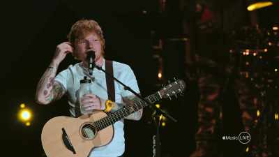 Dat is vreemd, - Apple Music Live: Ed Sheeran