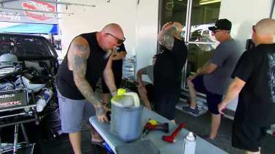 Dave hasn't finished his car
yet. - Street Outlaws No Prep Kings Team Attack