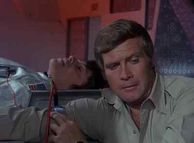 David! David, they're
trying to help you! - The Six Million Dollar Man