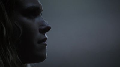 David, distant:
Clarke, let's go. - The 100