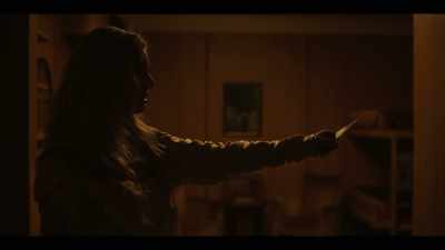 DAVID: Firstly, put on the mask. - Haunting of the Queen Mary