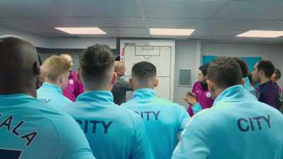 -David, Gündoğan, Gabriel-- Shut up!
-[bell rings] - All or Nothing: Manchester City