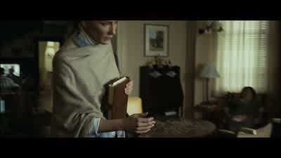 DAVID: He doesn't seem to like to be touched. - The Curious Case of Benjamin Button