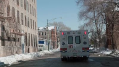 - Dawson!
- Yeah, I see them! - Chicago Fire