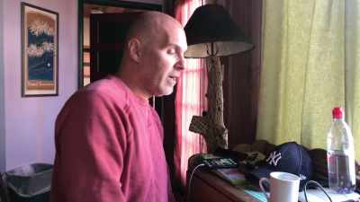 De aceea o țin acoperită, - My Husband, the Cyborg