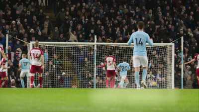 De Bruyne makes it two.
He has the last laugh. - All or Nothing: Manchester City