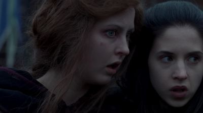 De lucht is bloederig - Ginger Snaps Back: The Beginning