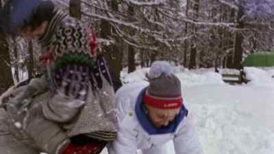 De meeste rollen werden gespeeld
door onze vrienden... - Wham!: Last Christmas Unwrapped