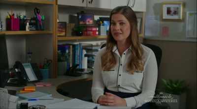 De Messervey-beurs is voor wiskunde.
-Dat heeft ze ook gestudeerd. - Aurora Teagarden Mysteries: A Game of Cat and Mouse
