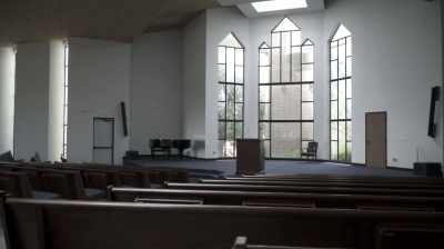 De multe ori ne trezim că stăm în bănci, - American Gospel: Christ Alone