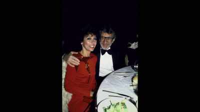 De vez em quando, - Rita Moreno: Just a Girl Who Decided to Go for It