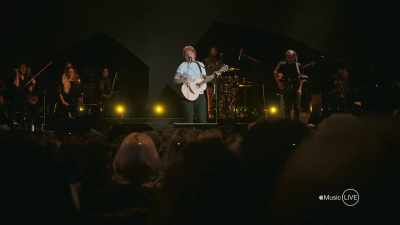 De volgende heet "Life Goes On". - Apple Music Live: Ed Sheeran