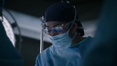 - Dead bowel.
She's ischemic already.
- How the hell - The Resident
