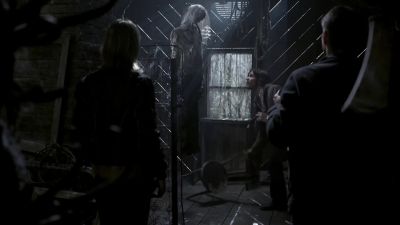 Dean, give me a hand. - Supernatural