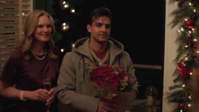 Dean, this is Jason, my fiance. - To Have and to Holiday