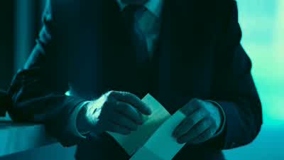 RACHEL: Dear Bruce: I need to be honest and clear. - The Dark Knight