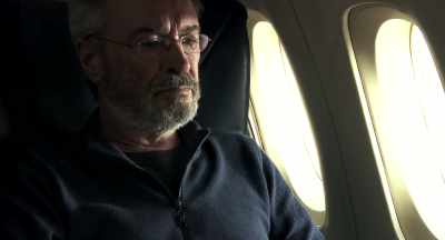 Dear passengers, this is Captain
Caporozzi speaking. - The Distinguished Citizen