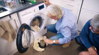 Dear. That is not only empty,
but it's spotlessly clean. - James May and the Dull Men