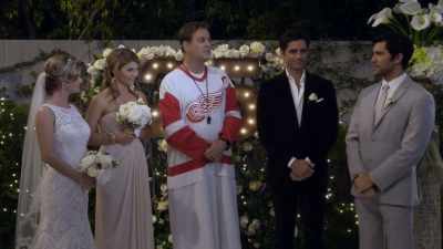 Dearly beloved, we are gathered here - Fuller House