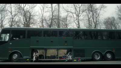 Debates haven't changed
voters' minds - The Girls on the Bus