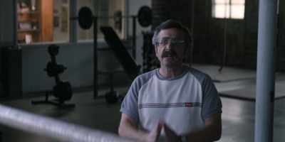 [Debbie] You need to hire someone else,
someone without rage issues. - GLOW
