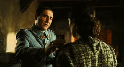 Debes tener más cuidado con la lumbre. - Pan's Labyrinth