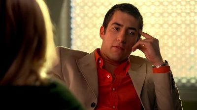 Debra was stabbed,
but they never found the knife. - CSI: Miami