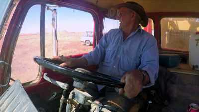 Deciding where to drill
is pure guesswork. - Outback Opal Hunters