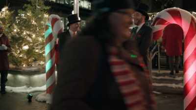 ♪ Deck the hall with
boughs of holly ♪ - Holiday Hotline