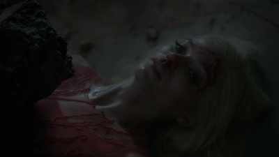 Dee. Help me. - Lovecraft Country