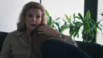 Deep breaths.
Good girl. Mum... - For Her Sins
