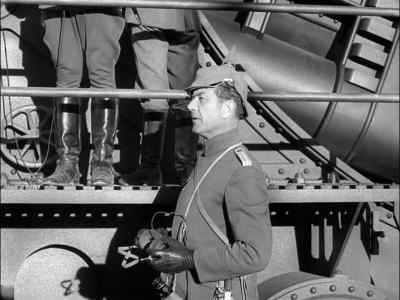 Defective shell.
We'll examine it. Come on. - The Great Dictator