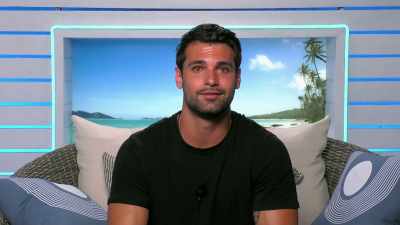 >> DEFINITELY WORRIED THAT
TONIGHT IS OUR LAST NIGHT. - Love Island