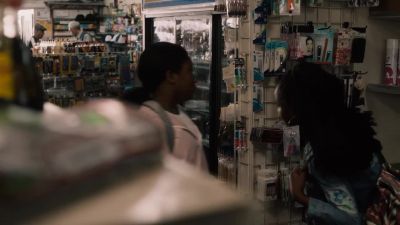 Deja, come on. Take this. - This Is Us