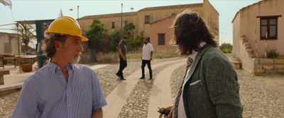 - Del pavimento cosa dice?
- Il ciottolato è caratteristico. - Mollo tutto e apro un chiringuito