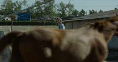 DEL: There you go, keep moving, keep
moving. Stay ahead of him. - Lean on Pete