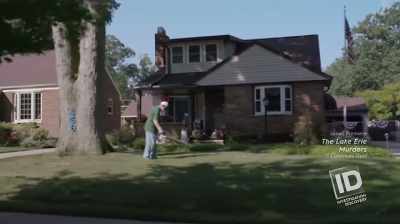 Denise: WHEN SOMETHING
LIKE THIS HAPPENS, - The Lake Erie Murders